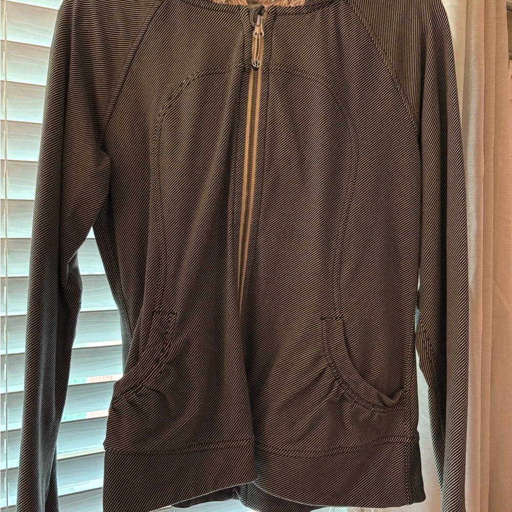 Lululemon movement jacket telemark print black Mojave tan striped